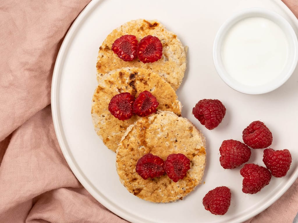 Oat Pancakes with Raspberries and Yogurt