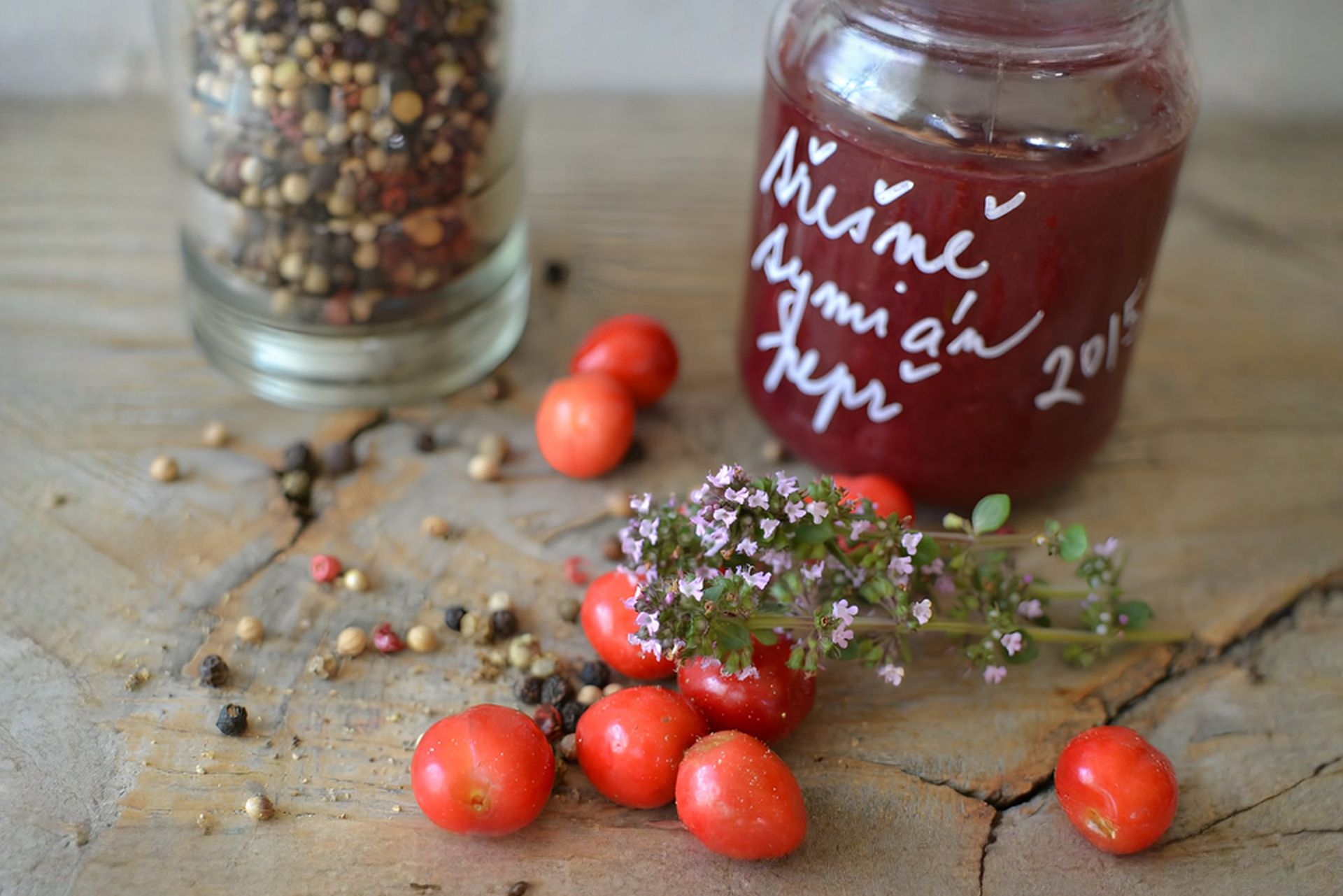 Pikantní třešňová marmeláda s pepřem a tymiánem