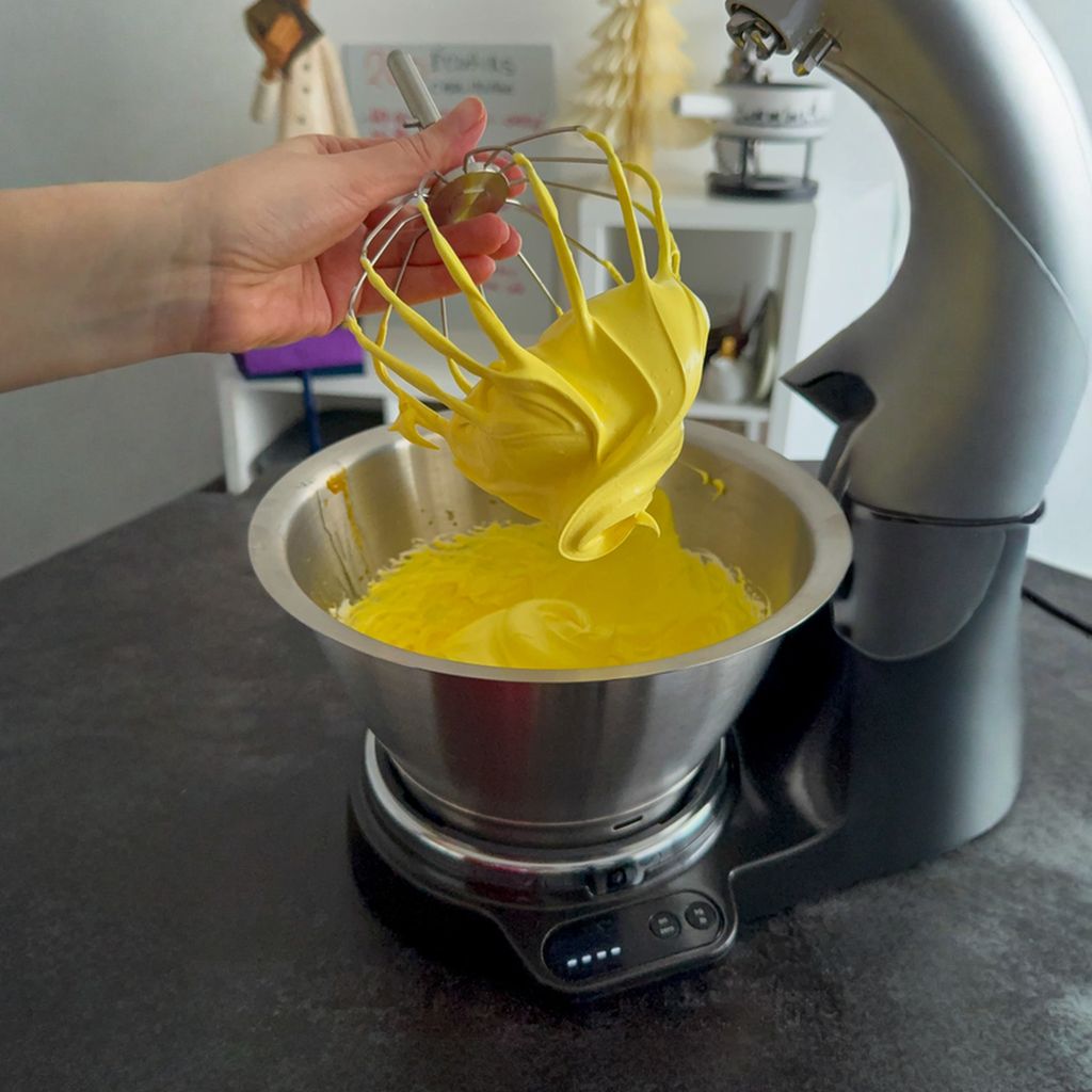 Homemade Mango Marshmallows