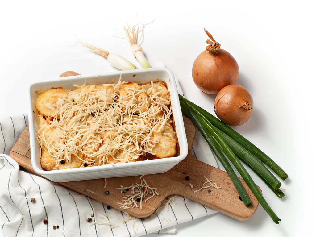 Baked Potatoes with Cottage Cheese and Vegetables