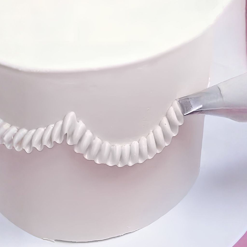 JEM Decorating Tip – Petal / Ruffle #104
