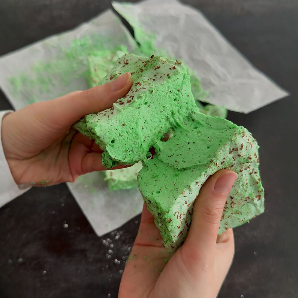 Homemade Mint Chocolate Marshmallows