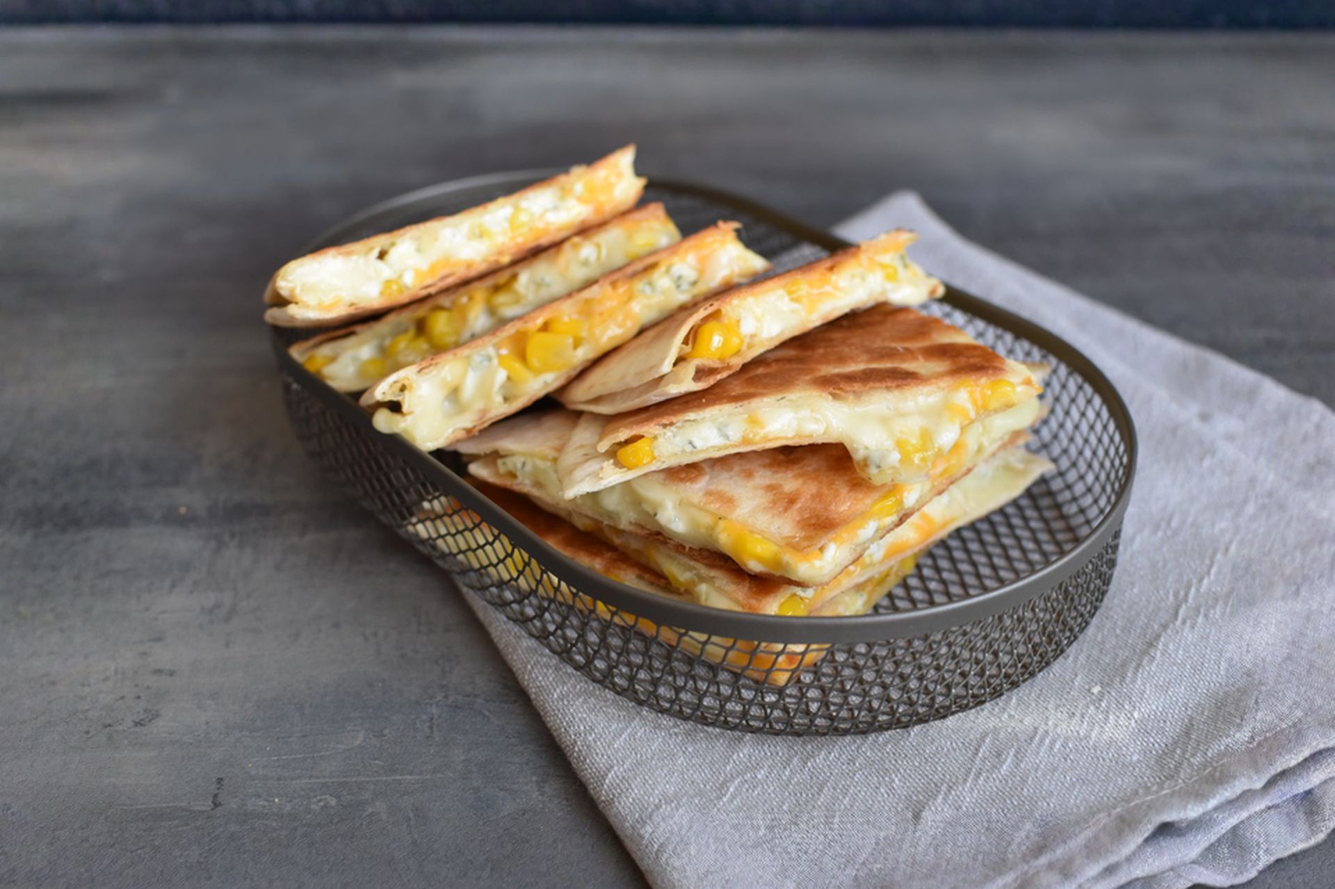 Sýrová quesadilla se čtyřmi druhy sýra