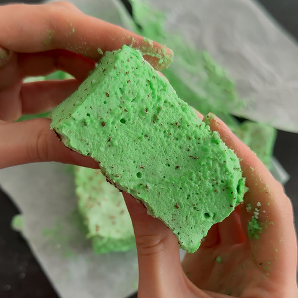 Homemade Mint Chocolate Marshmallows