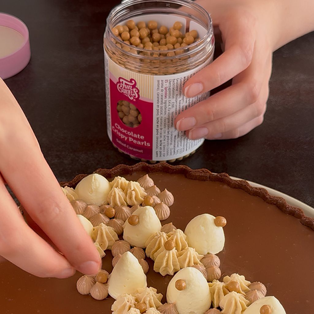 Crunchy Chocolate Pearls – Salted Caramel