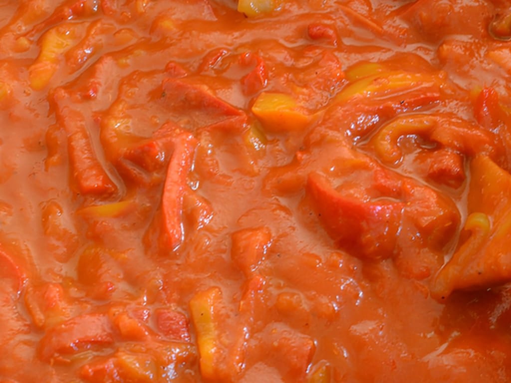 Pikantní dip s paprikami a chilli