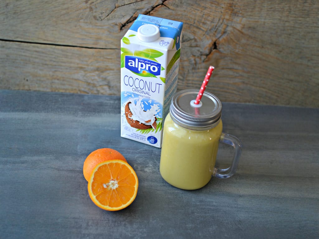 Smoothie s pistáciovými oříšky a bazalkou