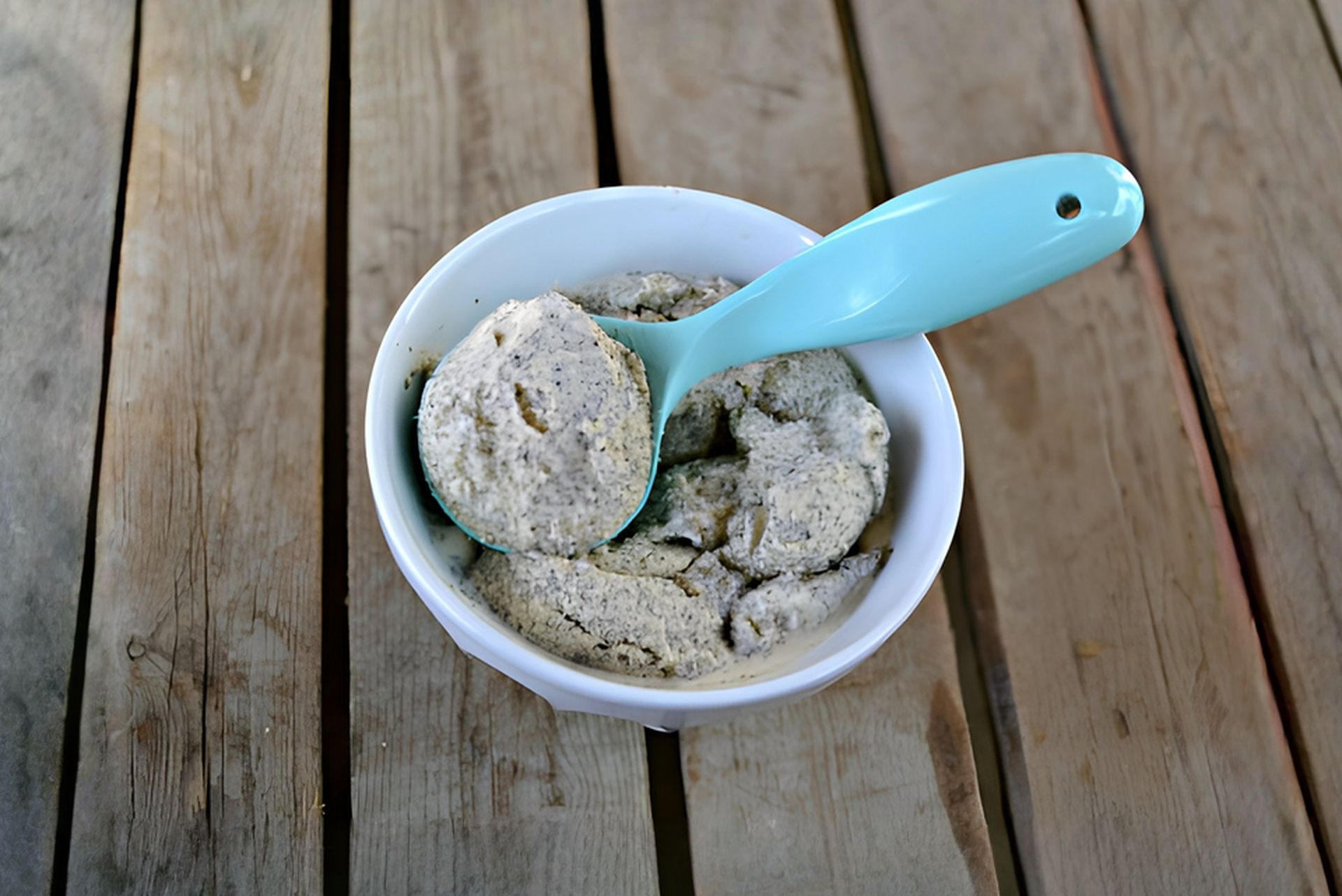 Krémová maková zmrzlina – domácí recept