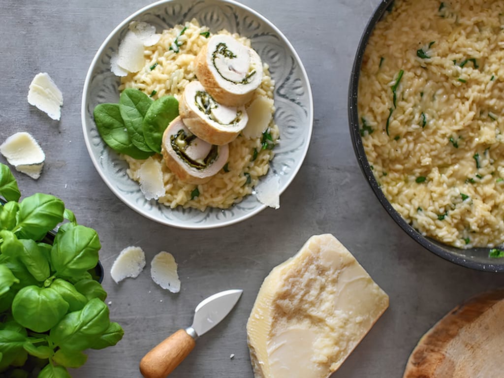 Krémové risotto s krůtí roládou, špenátem a sýrem gran moravia