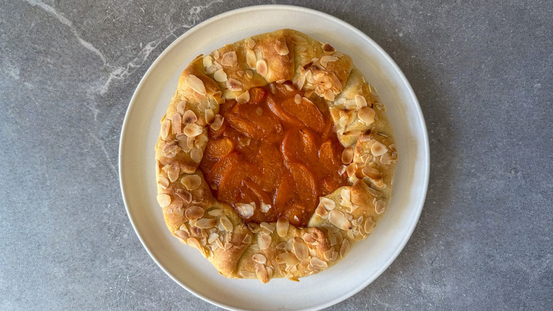 Domácí meruňková galette s ricottou