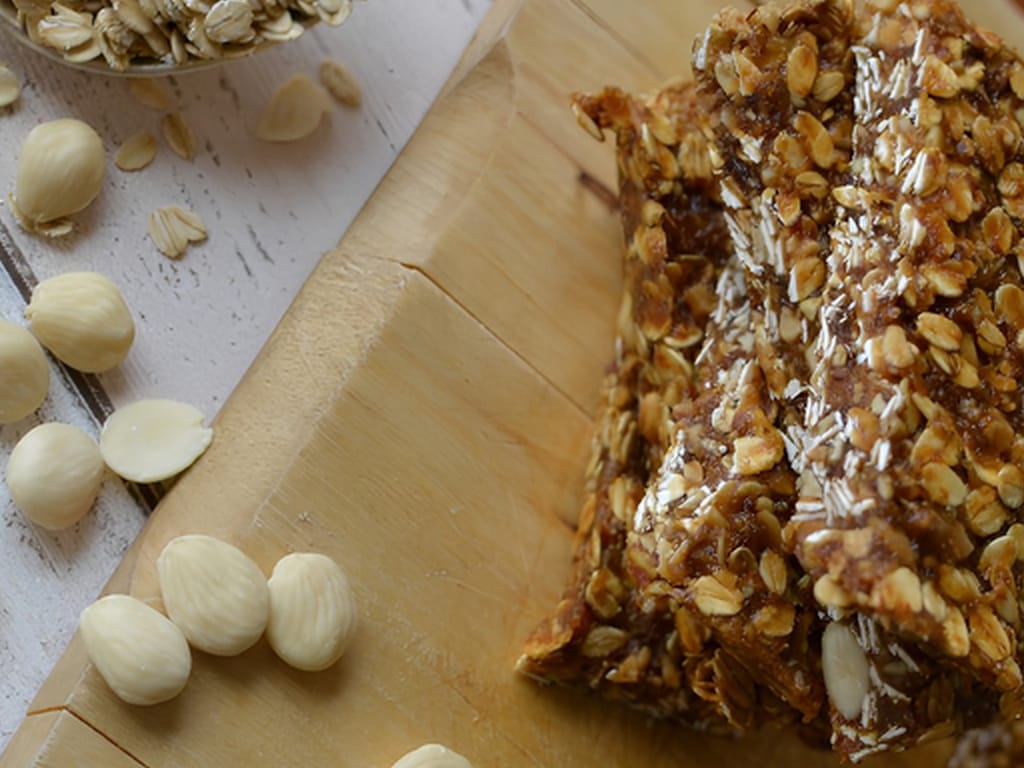 Homemade Almond Granola Bars