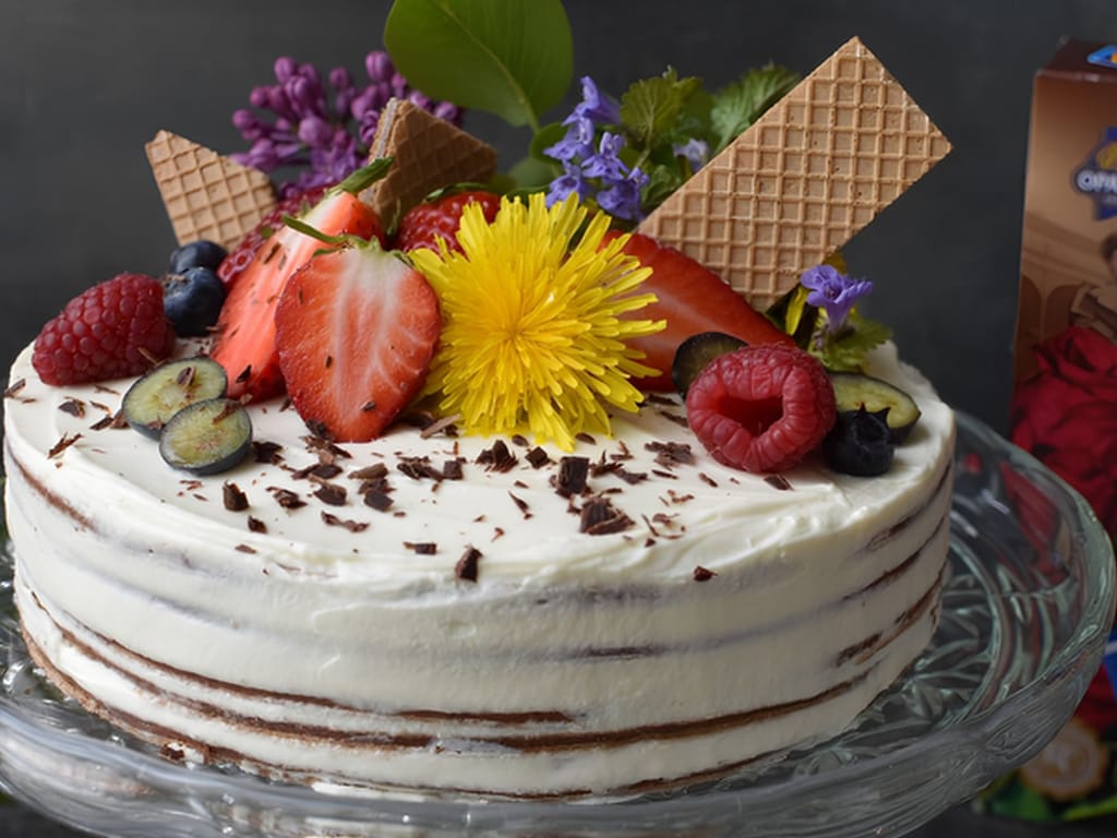 Kolonáda Wafer Cake with Fruit and Mascarpone