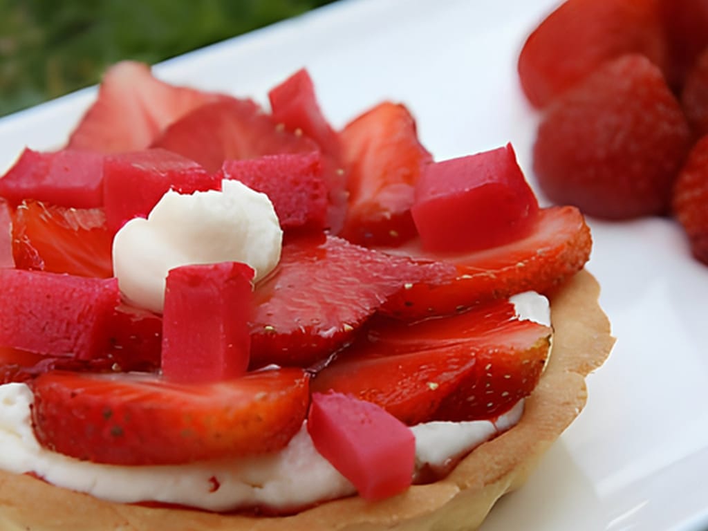 Mascarpone Tartlets with Strawberries and a Touch of Currant Jelly