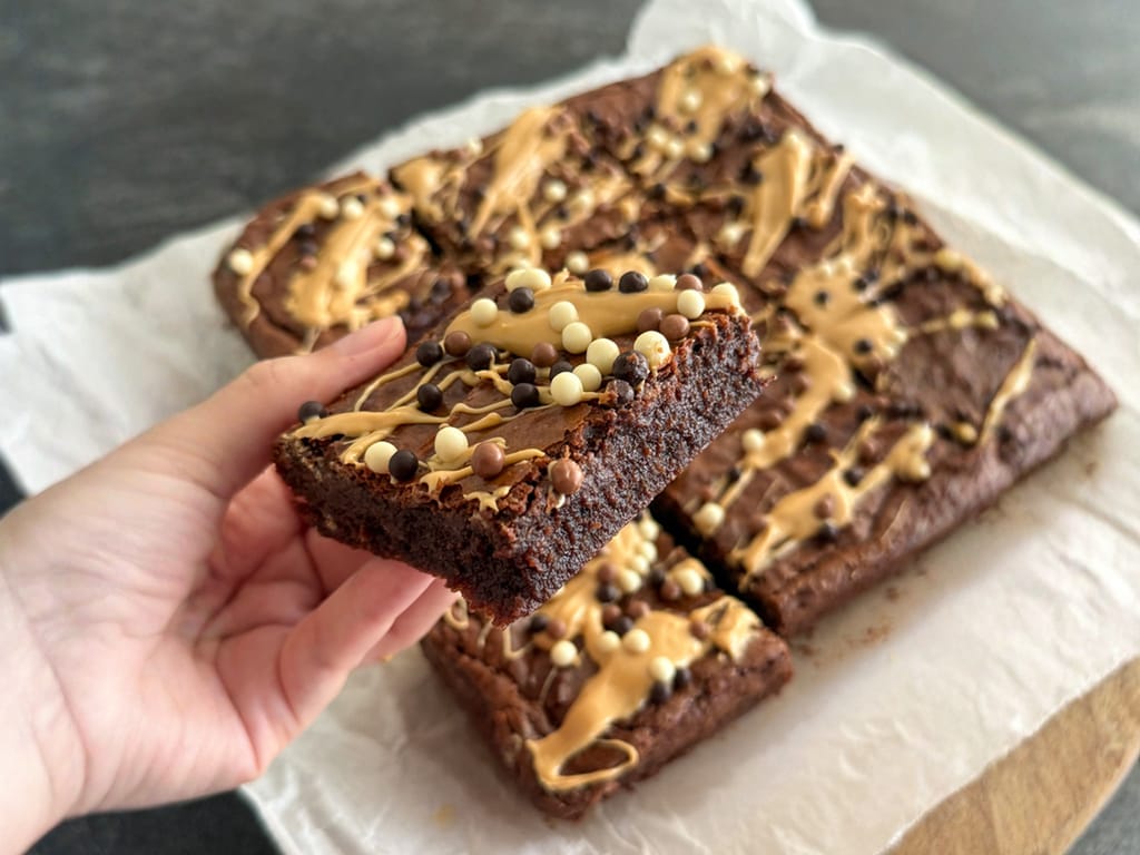 Yumsto signature fudgy brownies s posypkou