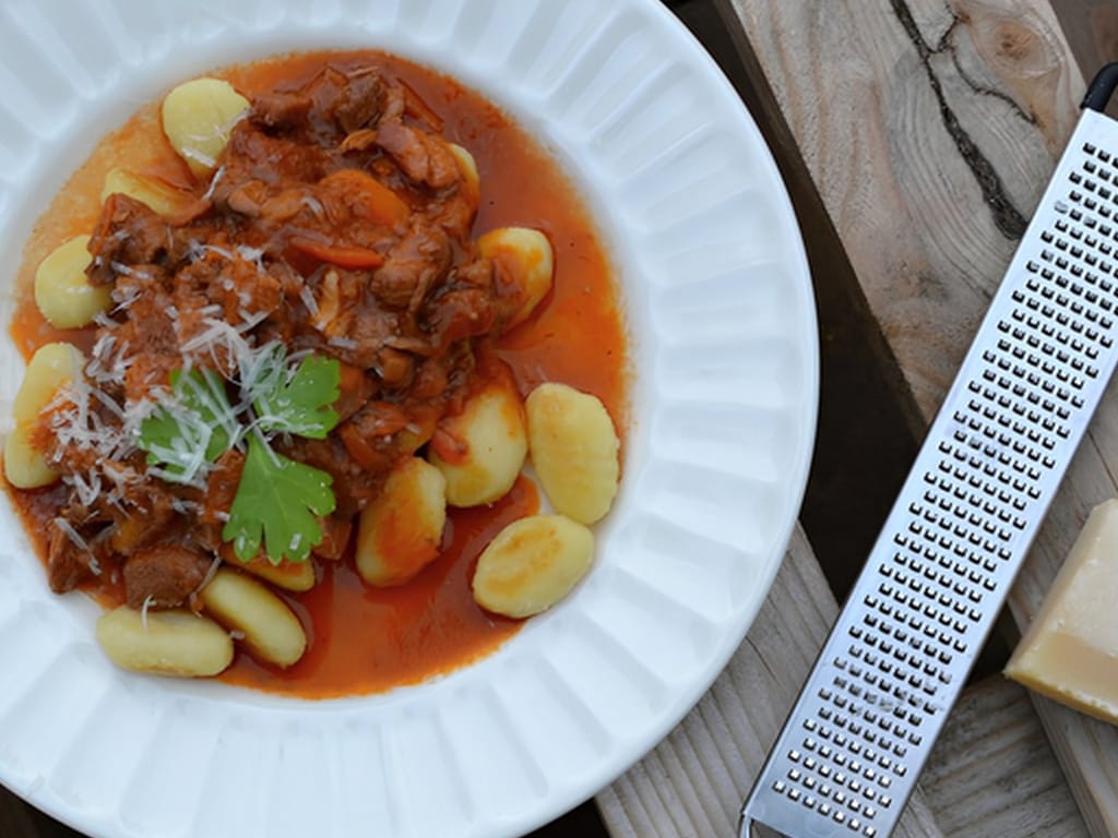 Slow-Braised Pork Ragù with Red Wine