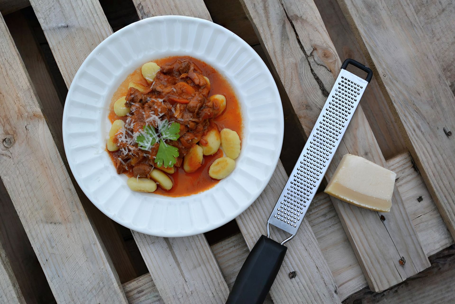 Vepřové ragú na červeném víně – nejlepší pomalu dušené