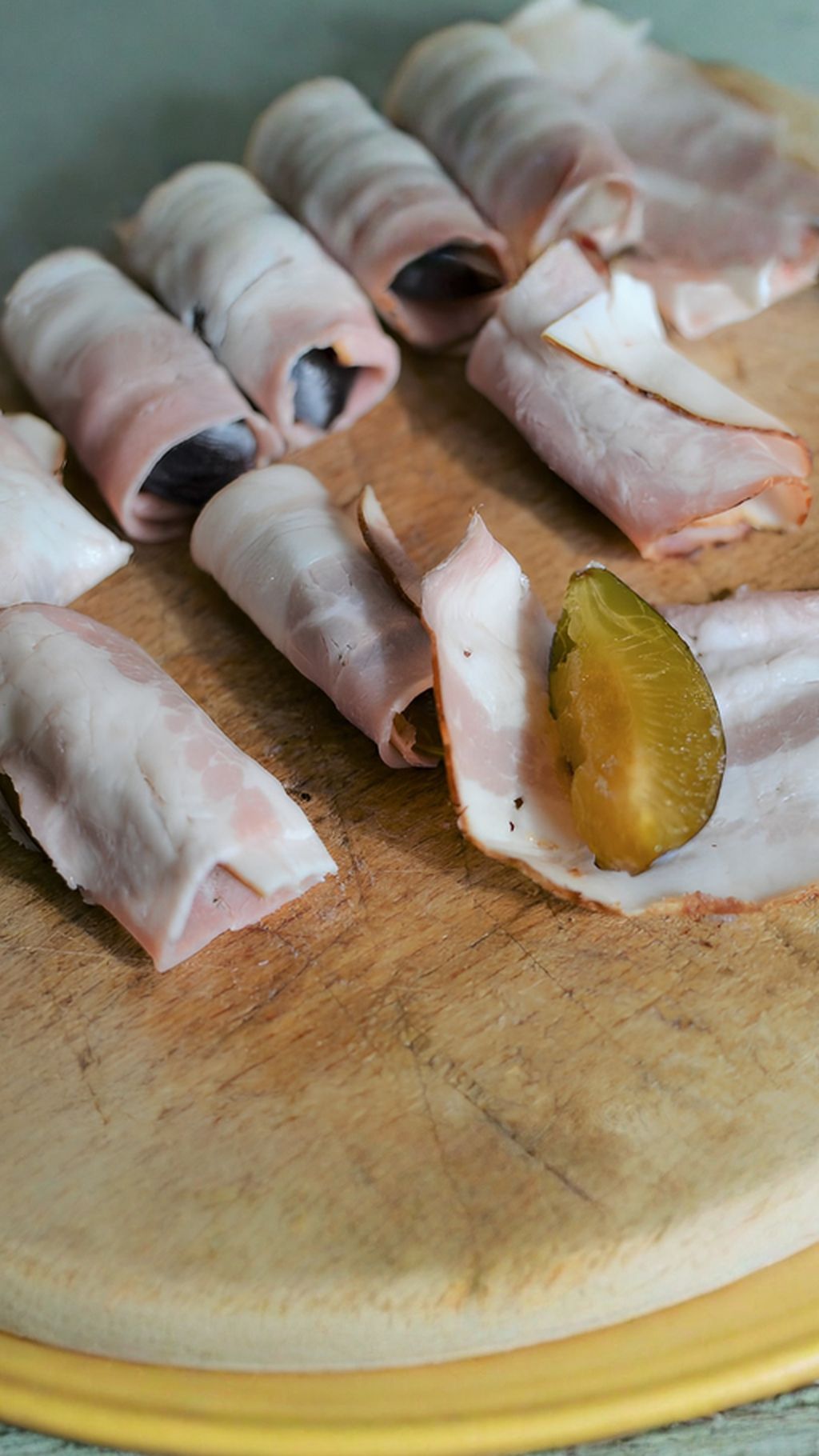 Prepare the tenderloin and filling