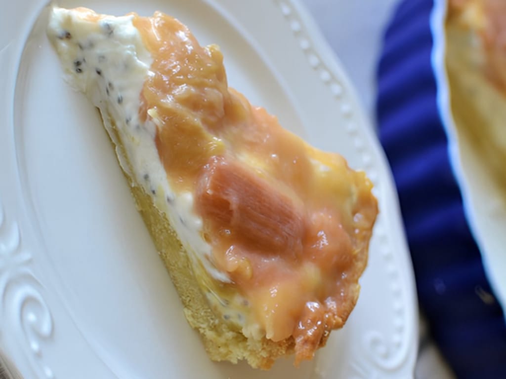 Rhubarb Pie with Curd Cheese and Chia Seeds