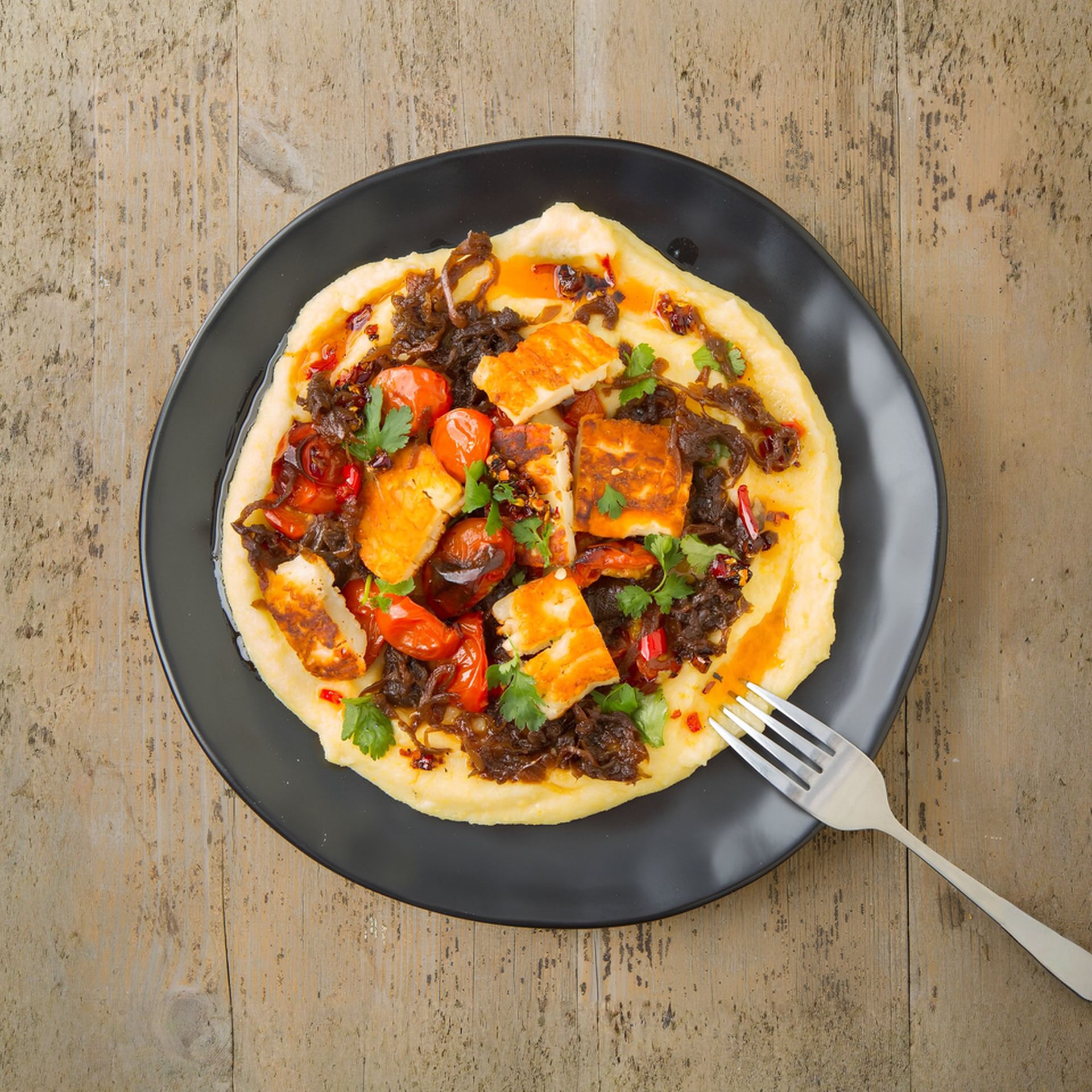 Krémová polenta s pečenými rajčaty a parmazánem