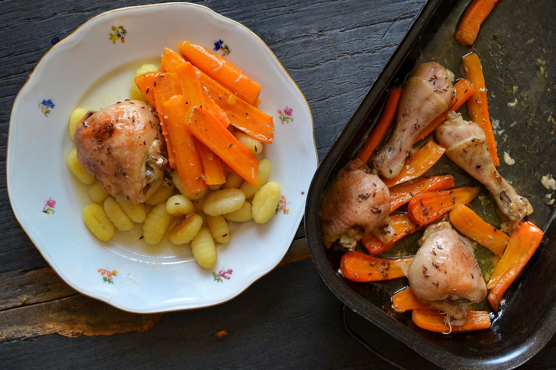 Pečené kuře na mrkvových tyčinkách – jednoduchý recept