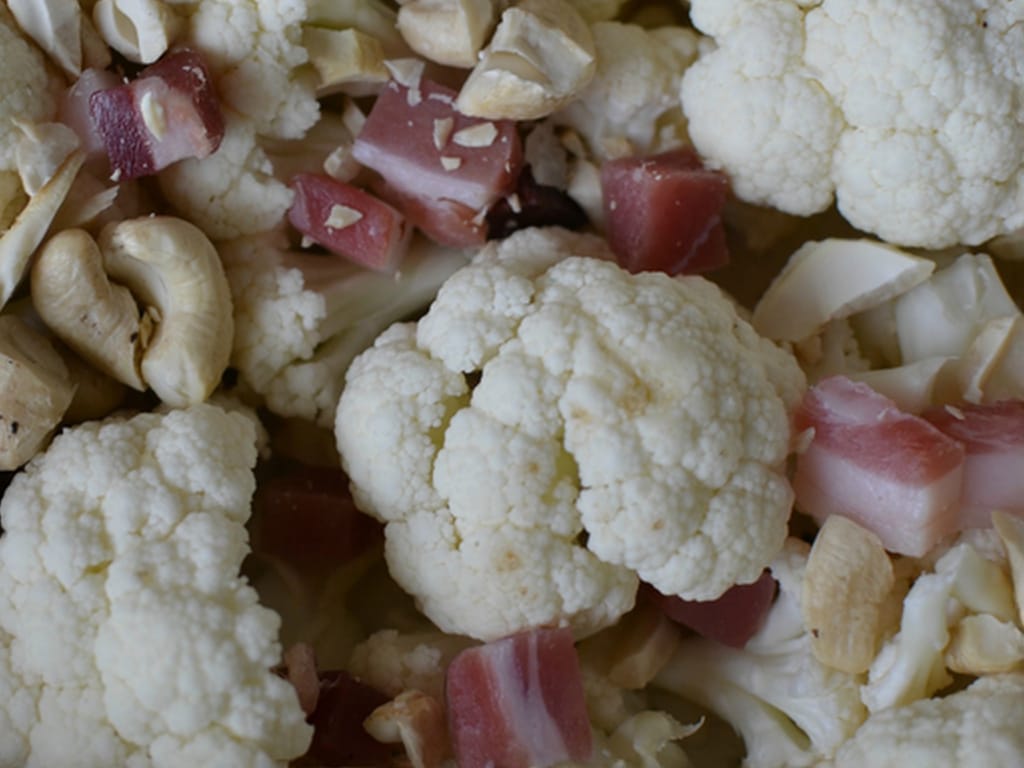 Cauliflower Bake with Cashew Nuts
