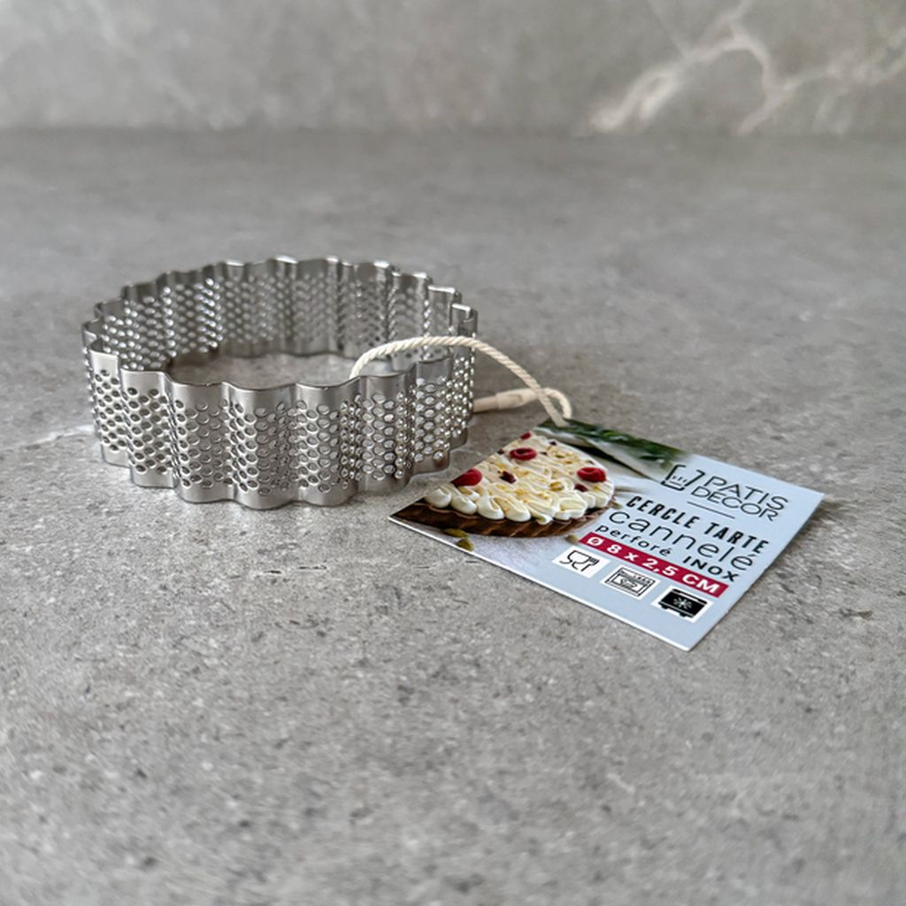 Perforated Stainless Steel Ring – Fluted, Ø 8 cm