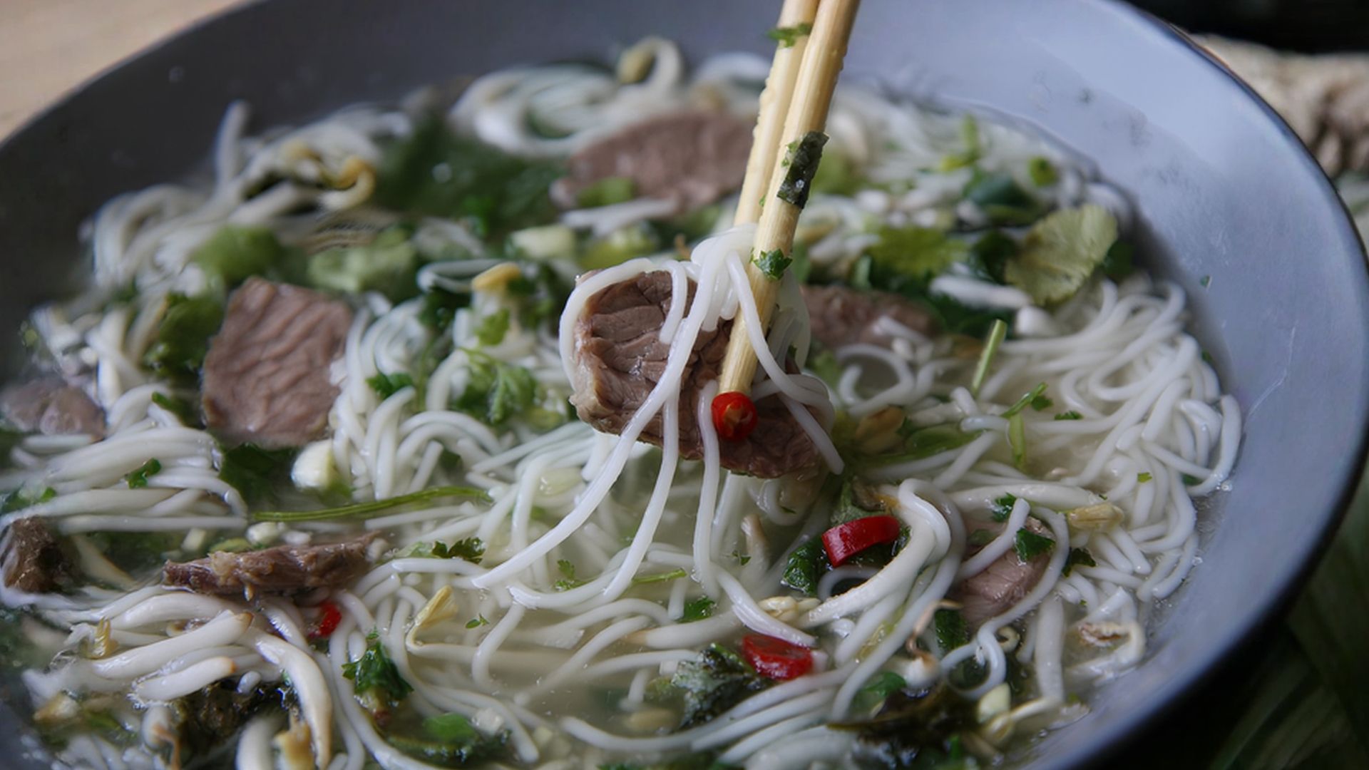 Pravé vietnamské Pho Bo – hovězí nudlová polévka