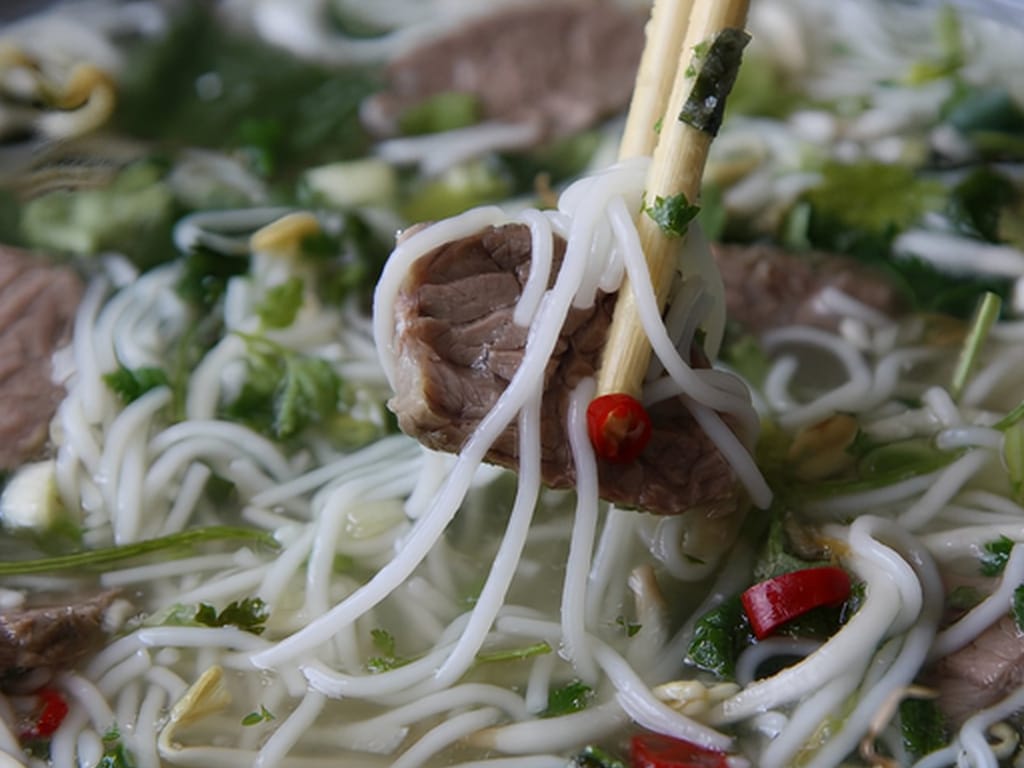 Pho Bo – Vietnamese Beef Noodle Soup