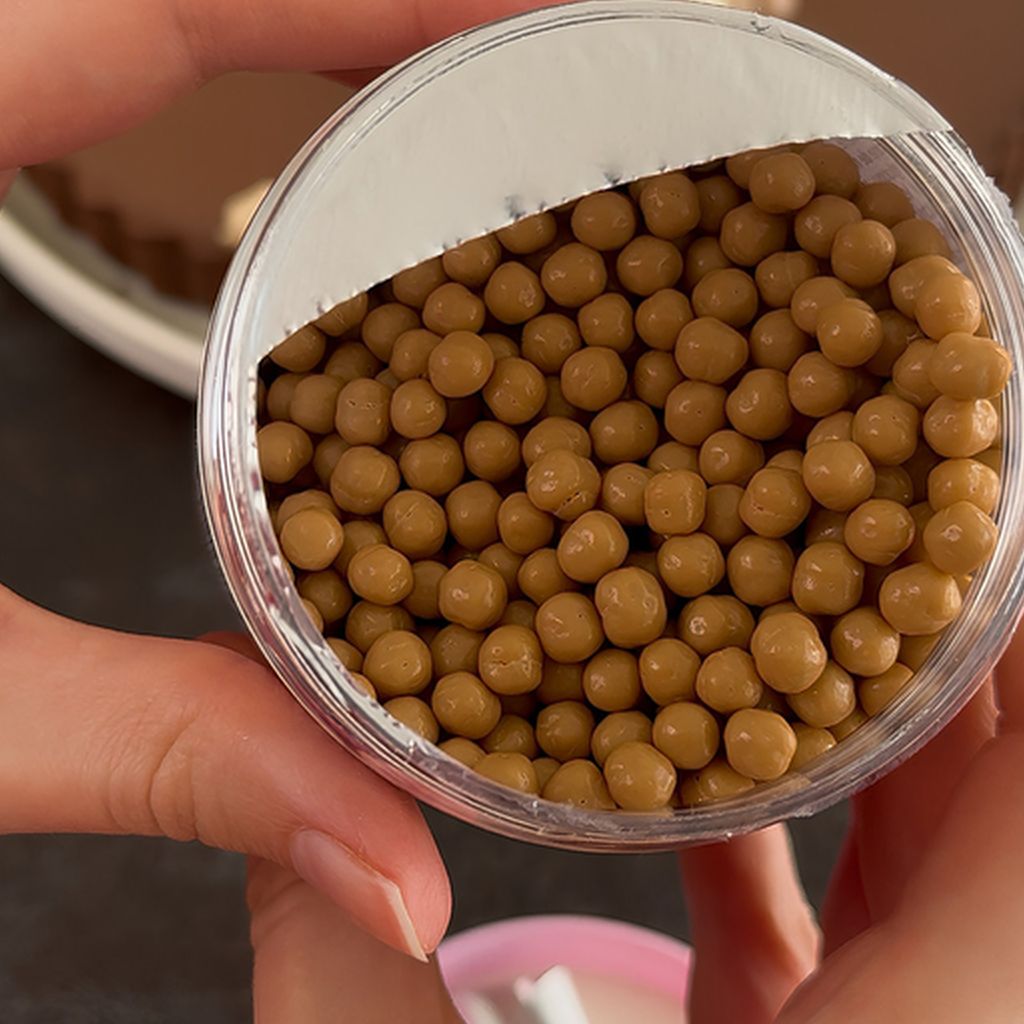 Crunchy Chocolate Pearls – Salted Caramel