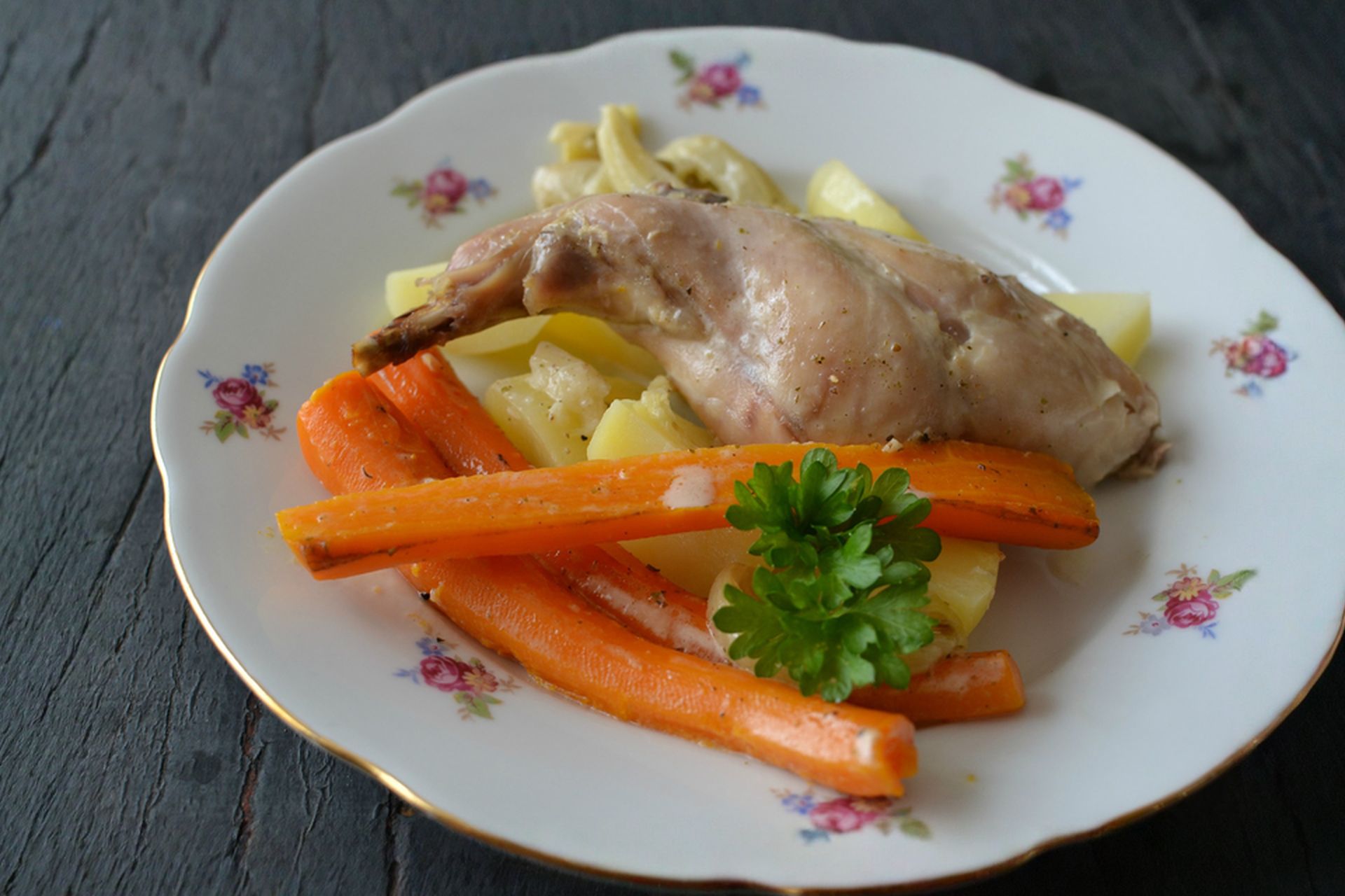 Pečený králík se zeleninou – tradiční recept