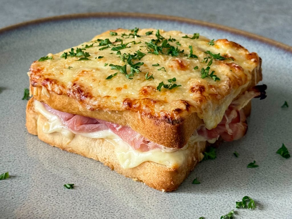 Croque Monsieur: Baked Ham and Cheese Toast