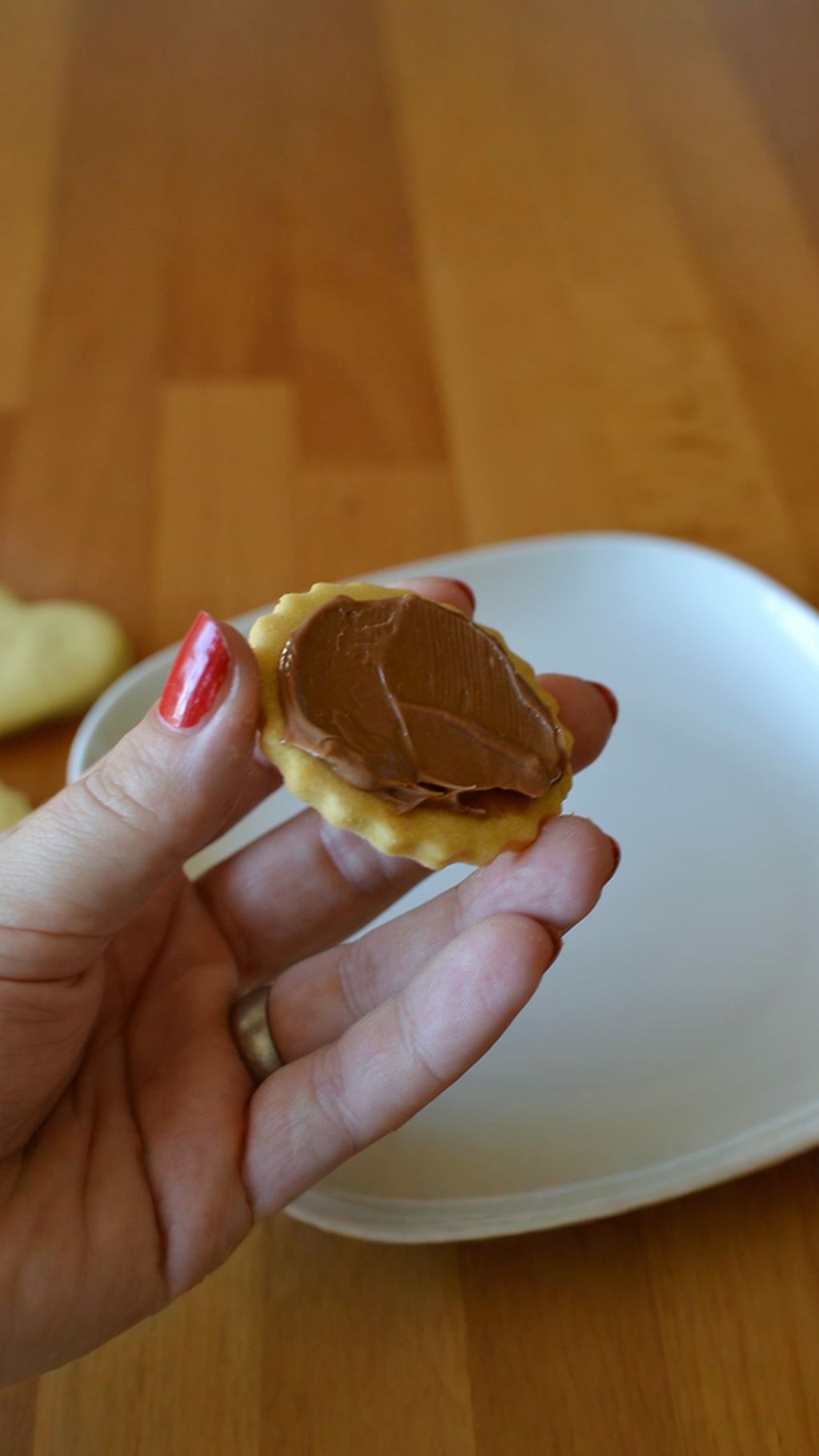 Sandwich together with the cream