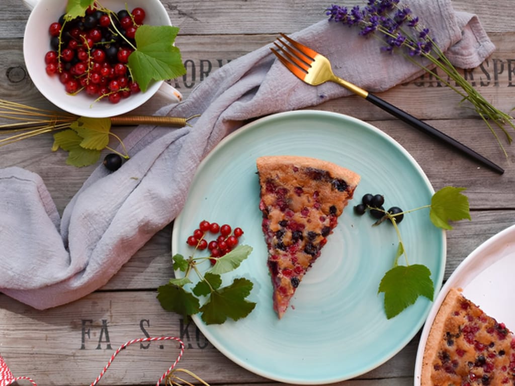 Gorgeous Currant Tart with Almond Filling