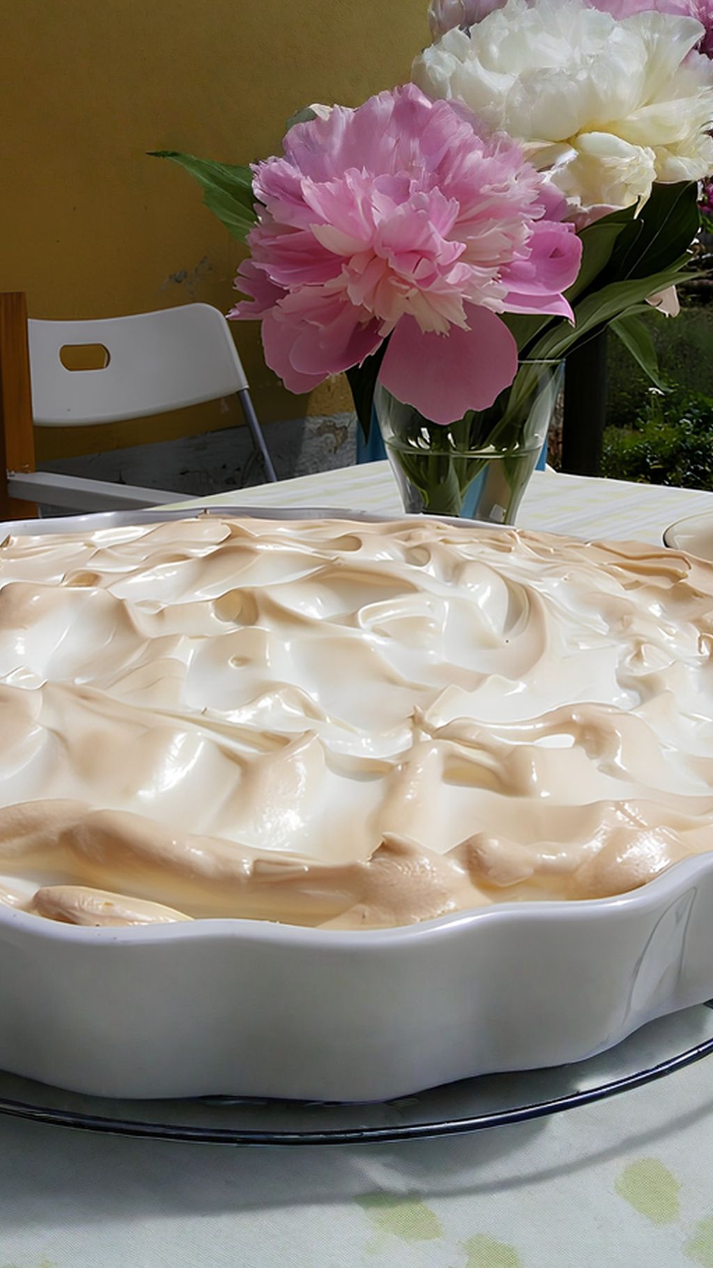 Add the meringue topping
