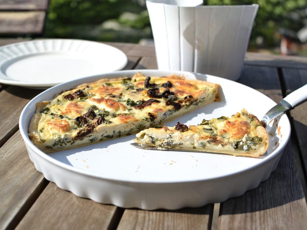 Quiche s medvědím česnekem a kozím sýrem
