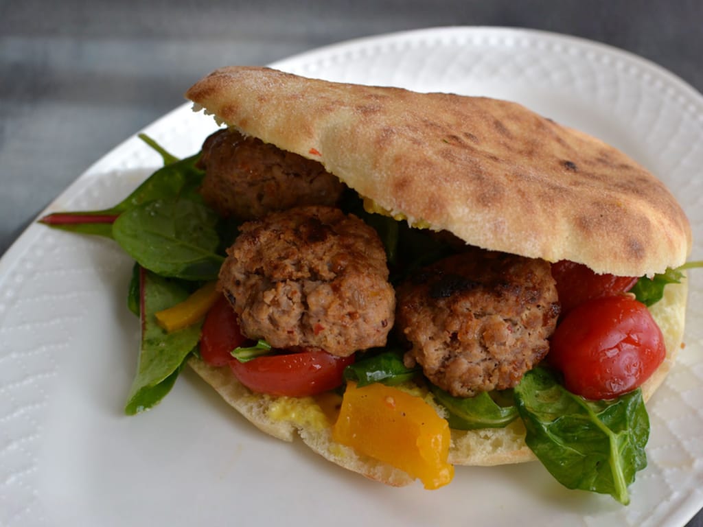 Pita Bread with Meatballs and Vegetables