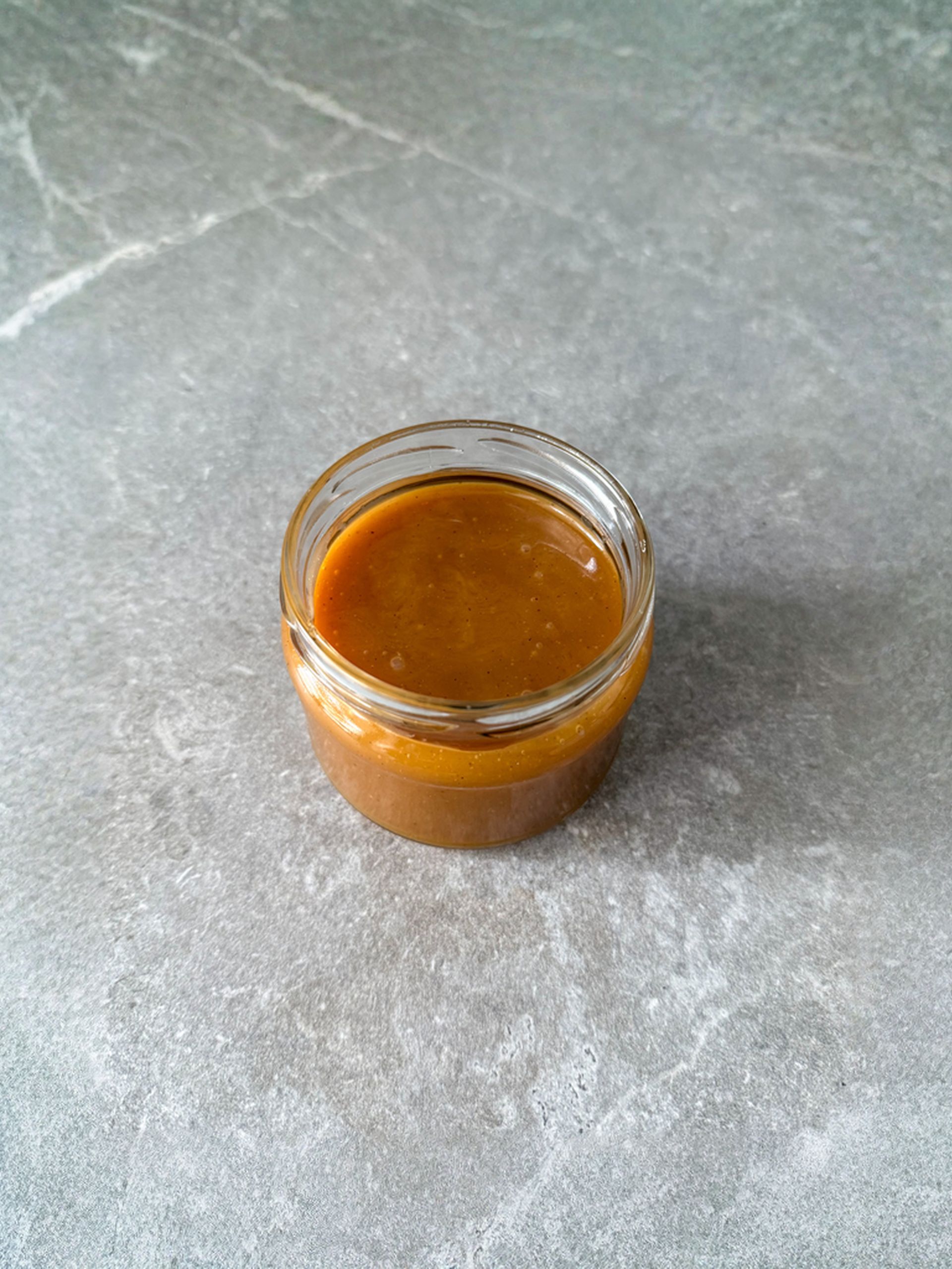 Domácí máslový karamel (butterscotch)