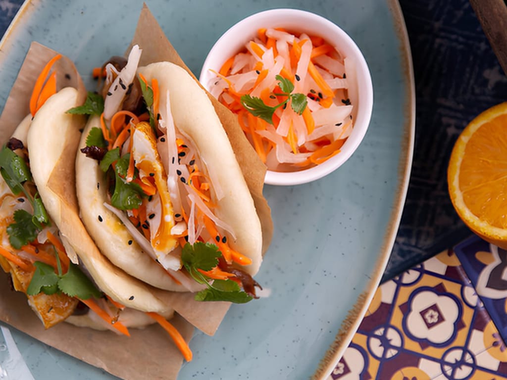 Snídaňové bao buns s vajíčkem a pomerančovou majonézou
