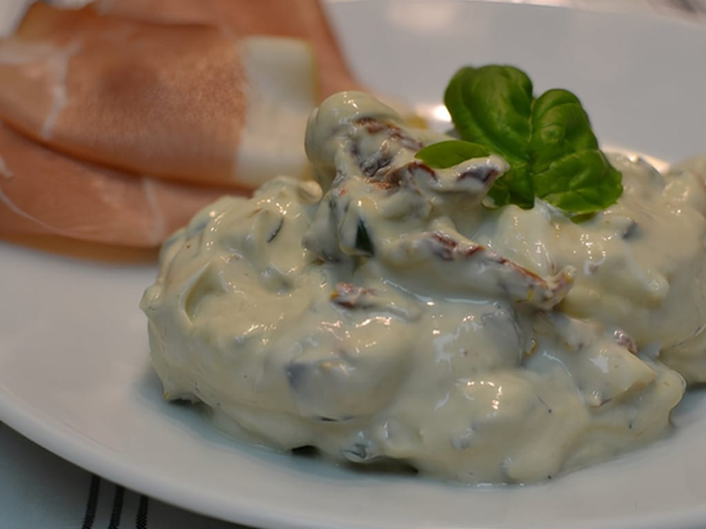 Sun-Dried Tomato and Olive Spread